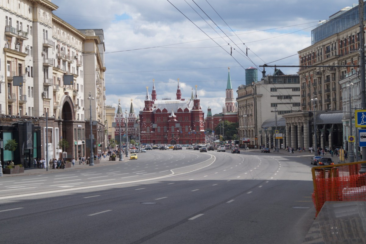 Мимо улицы Тверской